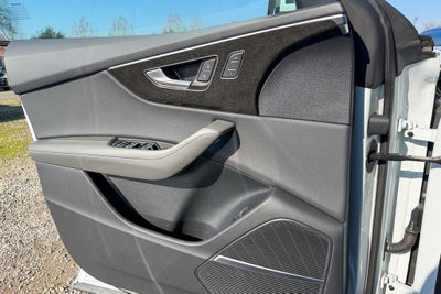 2025 Audi Q8 55 Premium Plus quattro