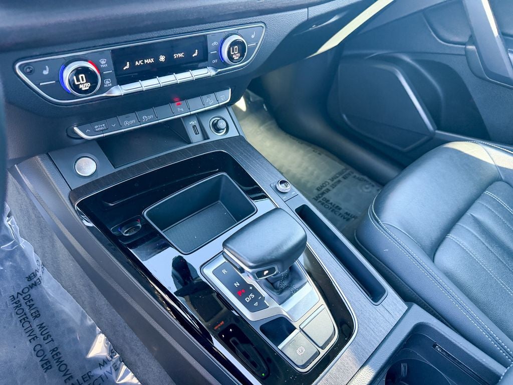 2022 Audi Q5 45 S line Premium quattro