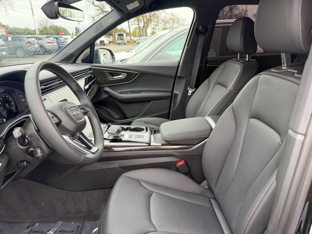 2025 Audi Q7 45 Premium Plus quattro