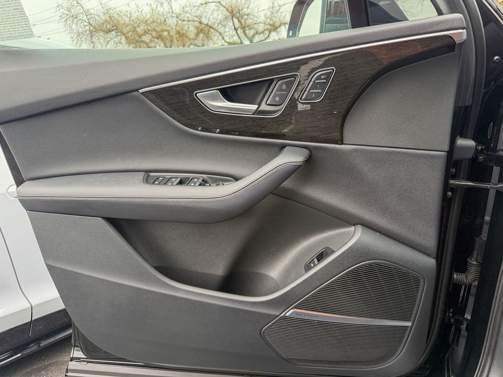 2025 Audi Q7 45 Premium Plus quattro