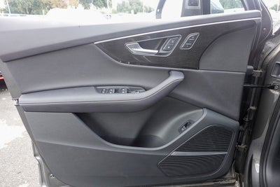 2025 Audi Q7 55 Prestige quattro