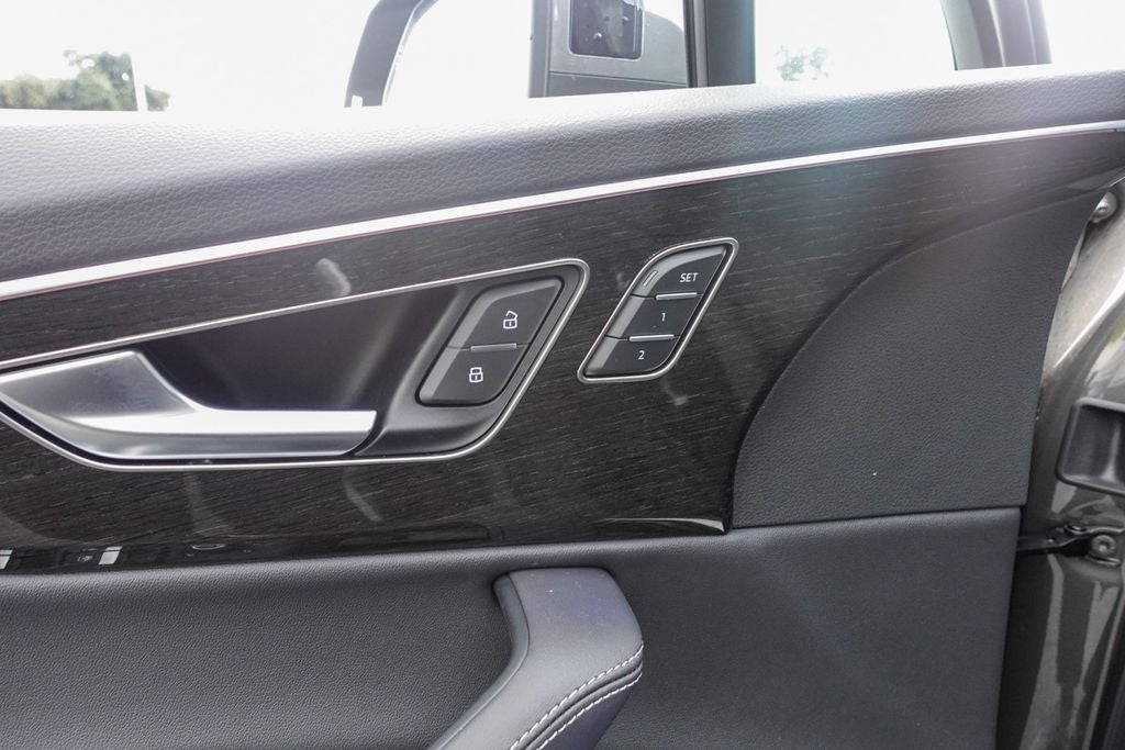 2025 Audi Q7 55 Prestige quattro