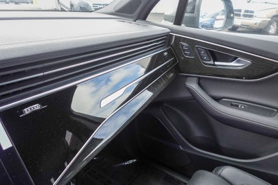 2025 Audi Q7 55 Prestige quattro