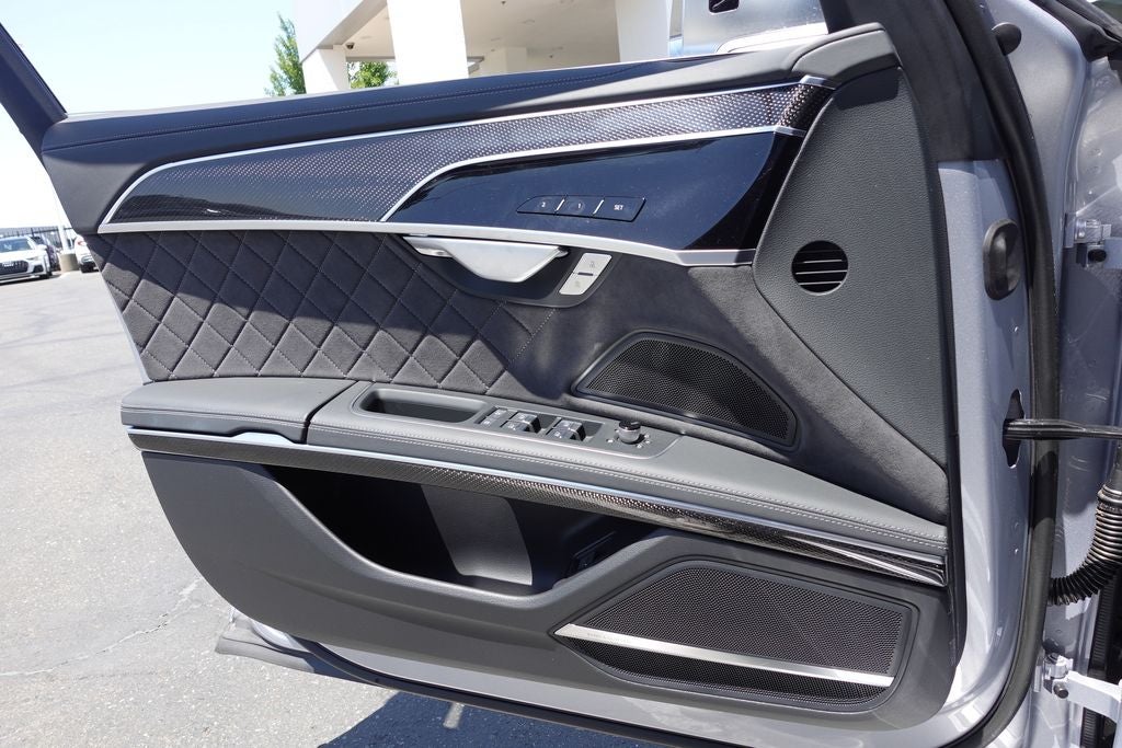 2025 Audi S8 4.0T quattro