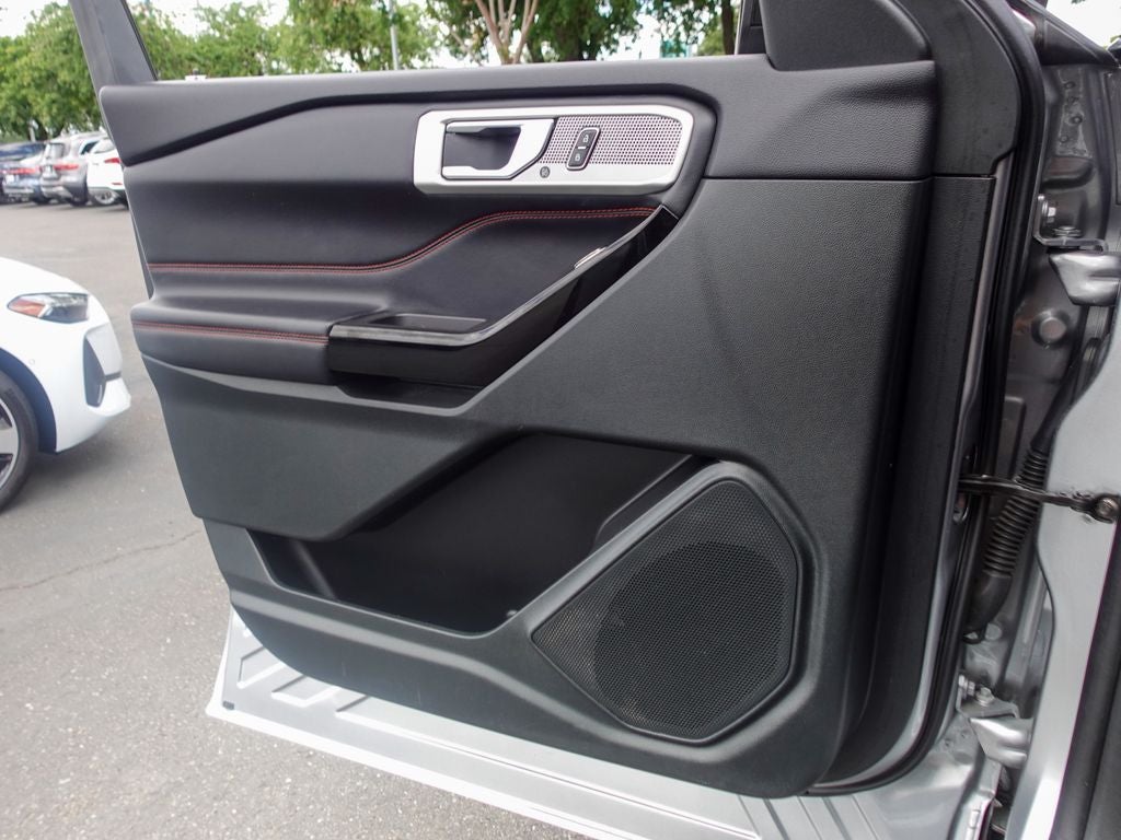 2024 Ford Explorer ST-Line