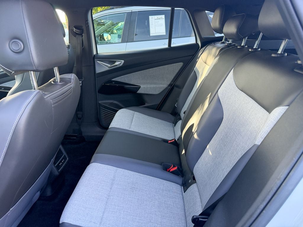 2023 Volkswagen ID.4 Pro
