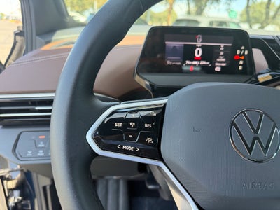 2023 Volkswagen ID.4 Pro