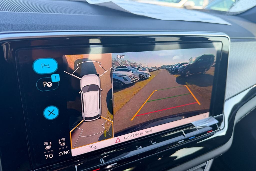 2026 Volkswagen Atlas Cross Sport 2.0T SEL Premium R-Line