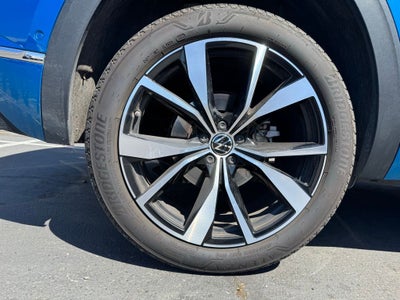 2024 Volkswagen Atlas Cross Sport 2.0T SEL Premium R-Line