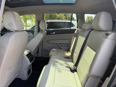 2022 Volkswagen Atlas 3.6L V6 SE w/Technology