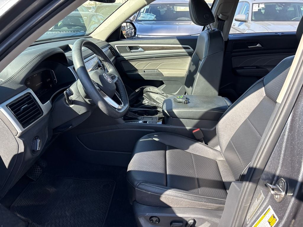 2023 Volkswagen Atlas 3.6L V6 SE w/Technology