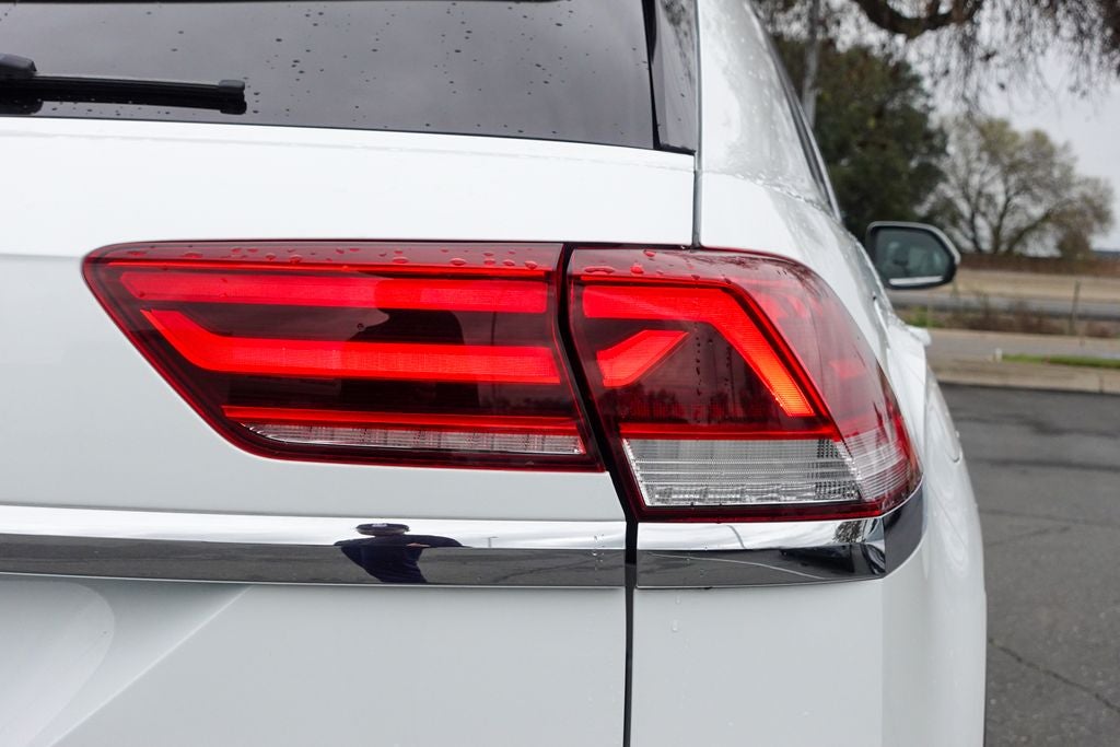 2021 Volkswagen Atlas Cross Sport 3.6L V6 SE w/Technology R-Line