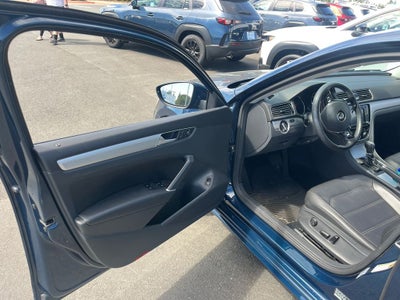 2019 Volkswagen Passat 2.0T Wolfsburg