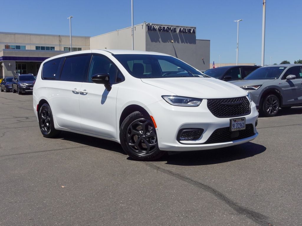 2024 Chrysler Pacifica Hybrid Select S Appearance