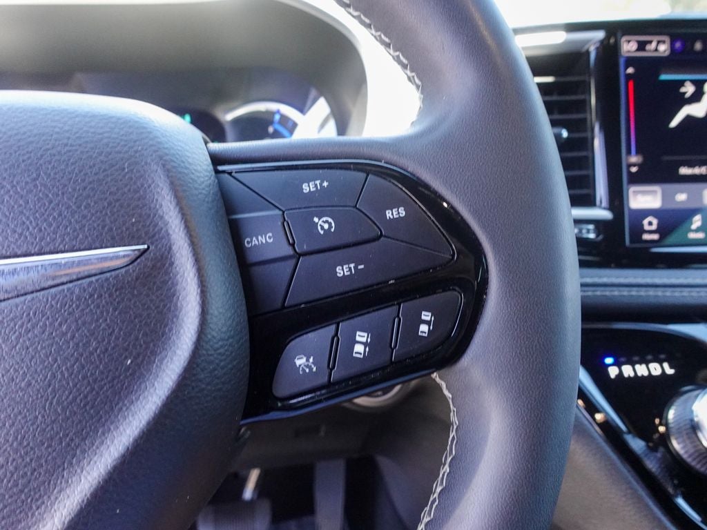 2024 Chrysler Pacifica Hybrid Select S Appearance