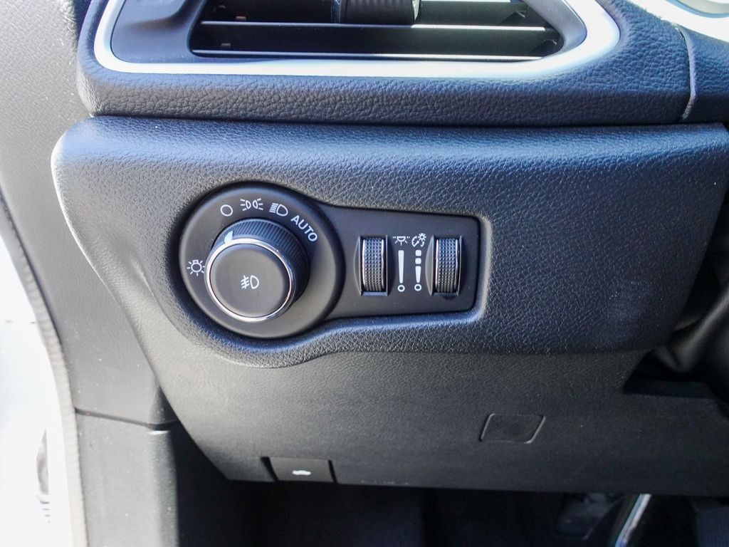 2024 Chrysler Pacifica Hybrid Select S Appearance