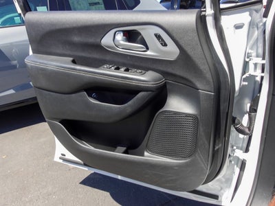 2024 Chrysler Pacifica Hybrid Select S Appearance