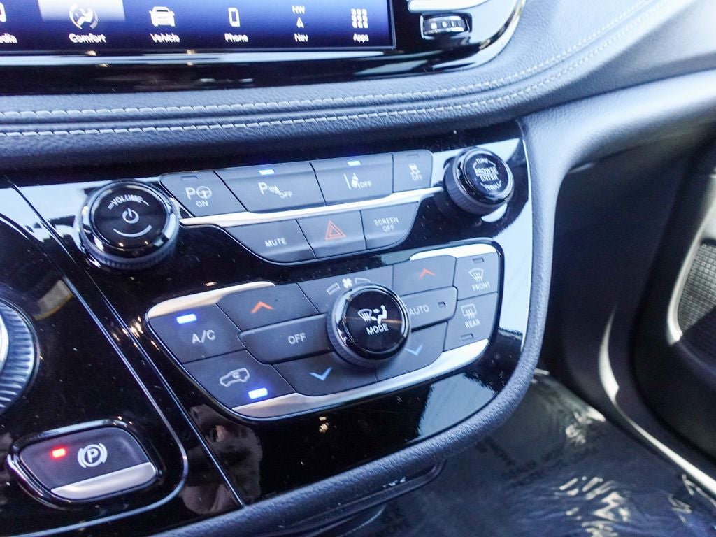 2024 Chrysler Pacifica Hybrid Select S Appearance