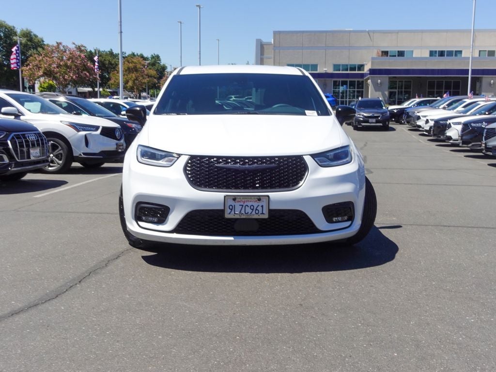 2024 Chrysler Pacifica Hybrid Select S Appearance