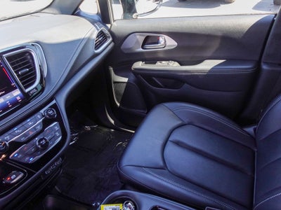 2024 Chrysler Pacifica Hybrid Select S Appearance