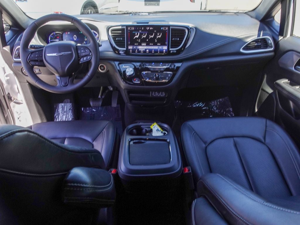 2024 Chrysler Pacifica Hybrid Select S Appearance