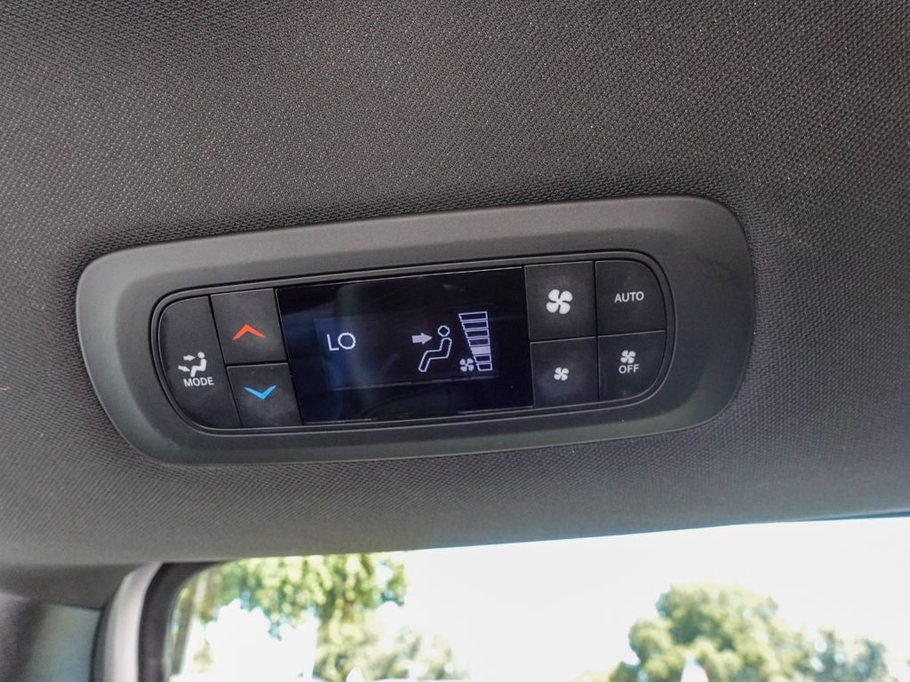 2024 Chrysler Pacifica Hybrid Select S Appearance