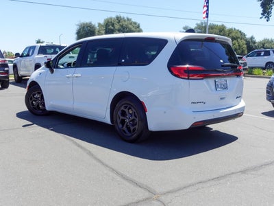 2024 Chrysler Pacifica Hybrid Select S Appearance
