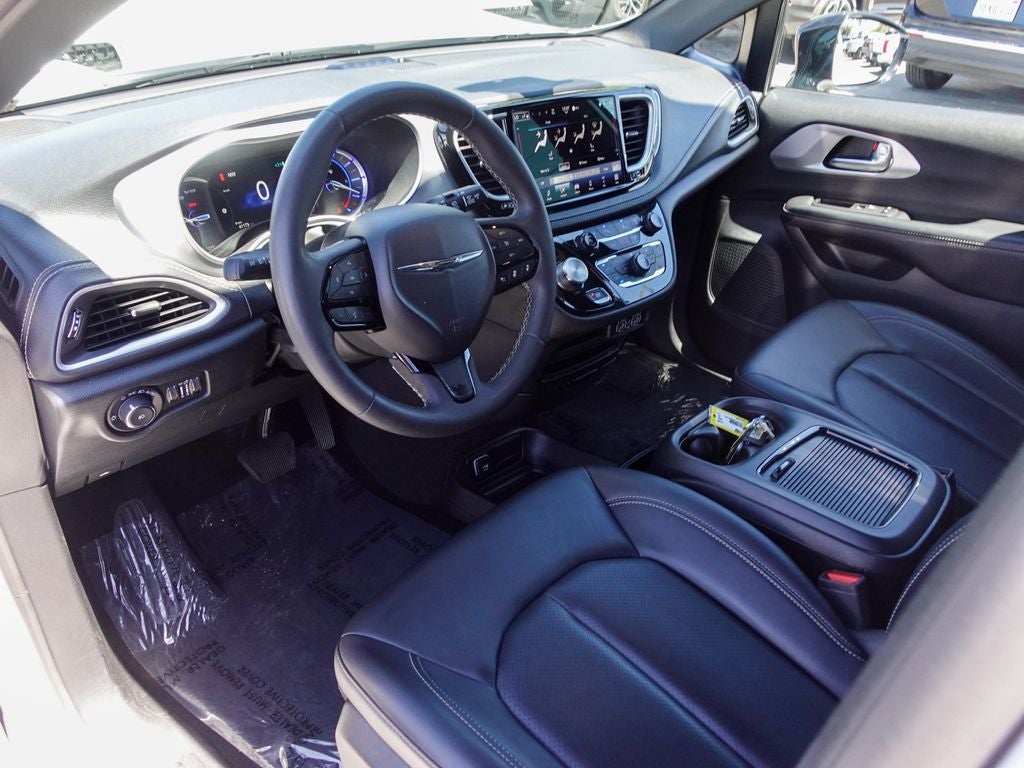 2024 Chrysler Pacifica Hybrid Select S Appearance