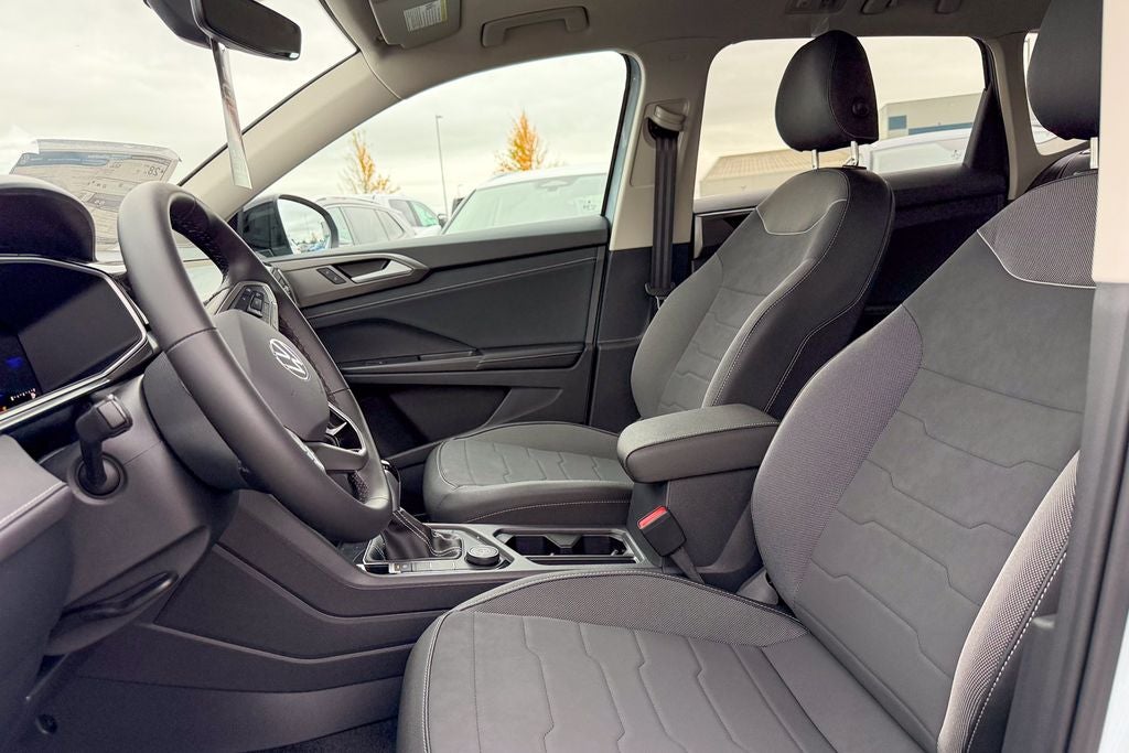 2026 Volkswagen Taos 1.5T SE Black