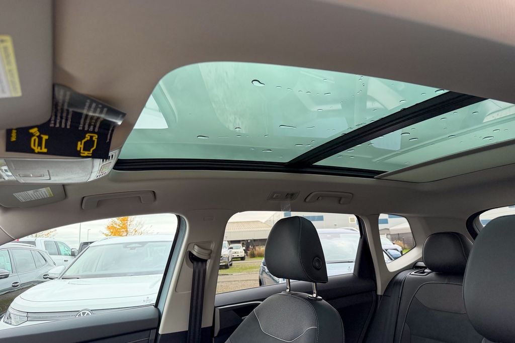 2026 Volkswagen Taos 1.5T SE Black