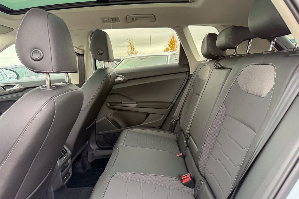 2026 Volkswagen Taos 1.5T SE Black