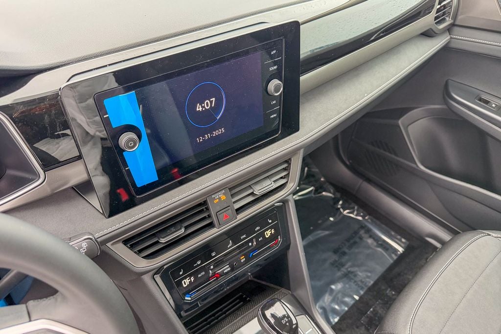 2026 Volkswagen Taos 1.5T SE Black