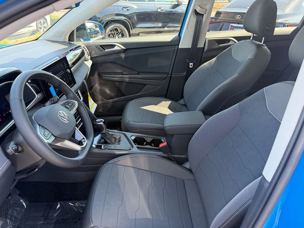 2026 Volkswagen Taos 1.5T SE Black