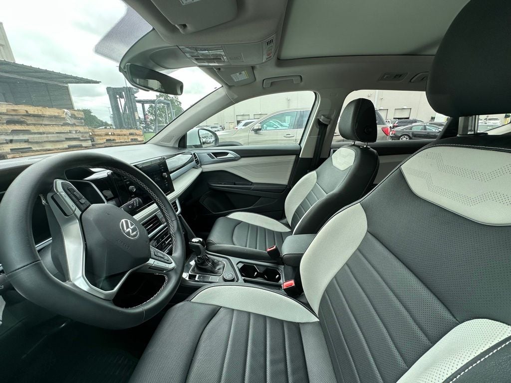 2025 Volkswagen Taos 1.5T SEL