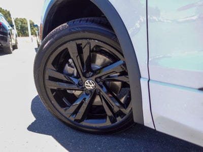 2024 Volkswagen Tiguan 2.0T SE R-Line Black