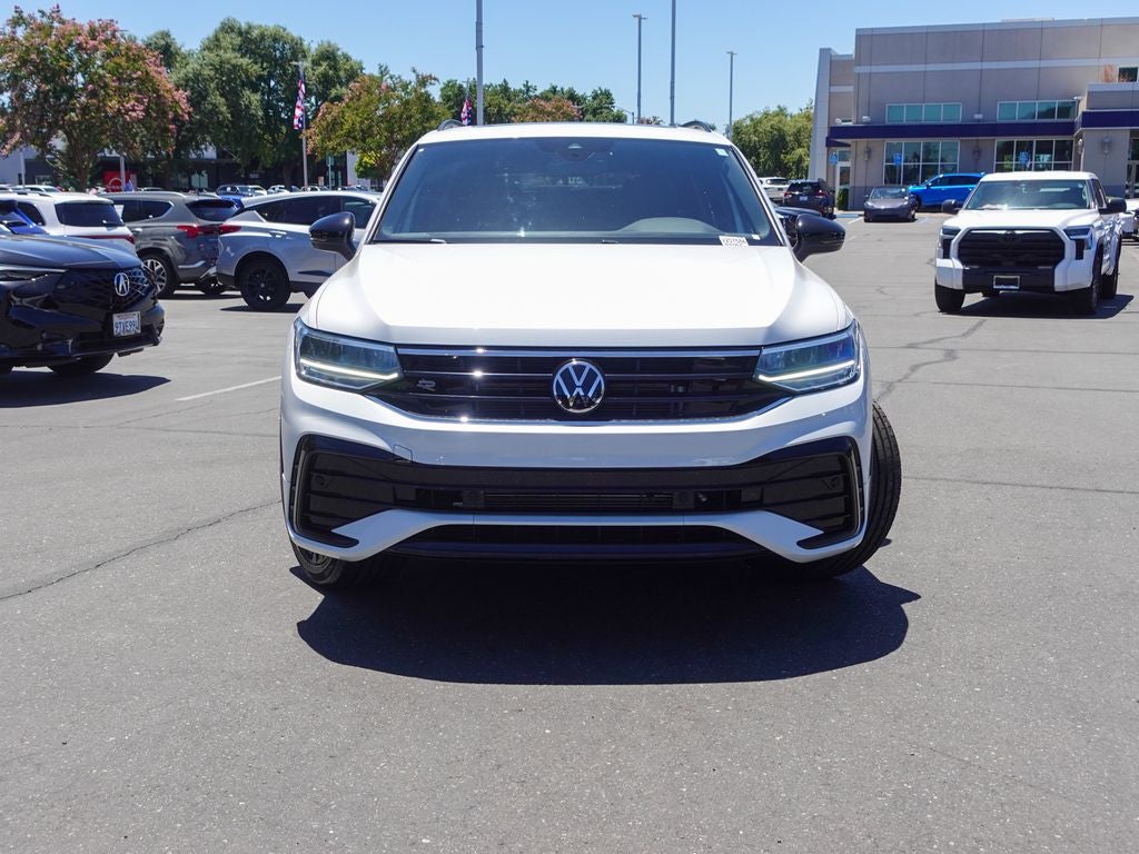 2024 Volkswagen Tiguan 2.0T SE R-Line Black