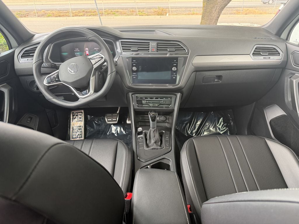 2024 Volkswagen Tiguan 2.0T SE R-Line Black