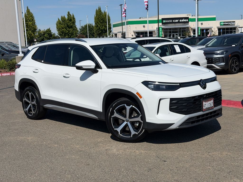 2025 Volkswagen Tiguan 2.0T SE