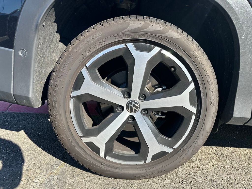 2025 Volkswagen Tiguan 2.0T SE