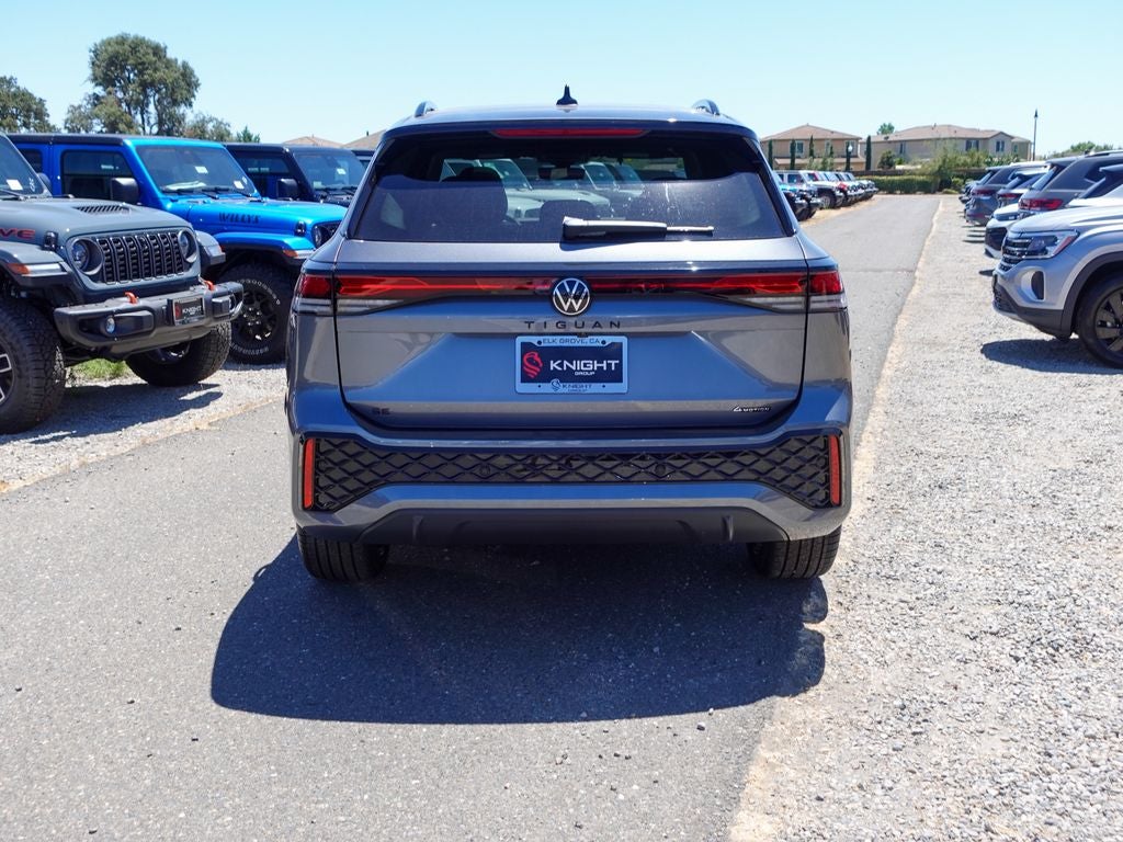 2026 Volkswagen Tiguan 2.0T SE R-Line Black