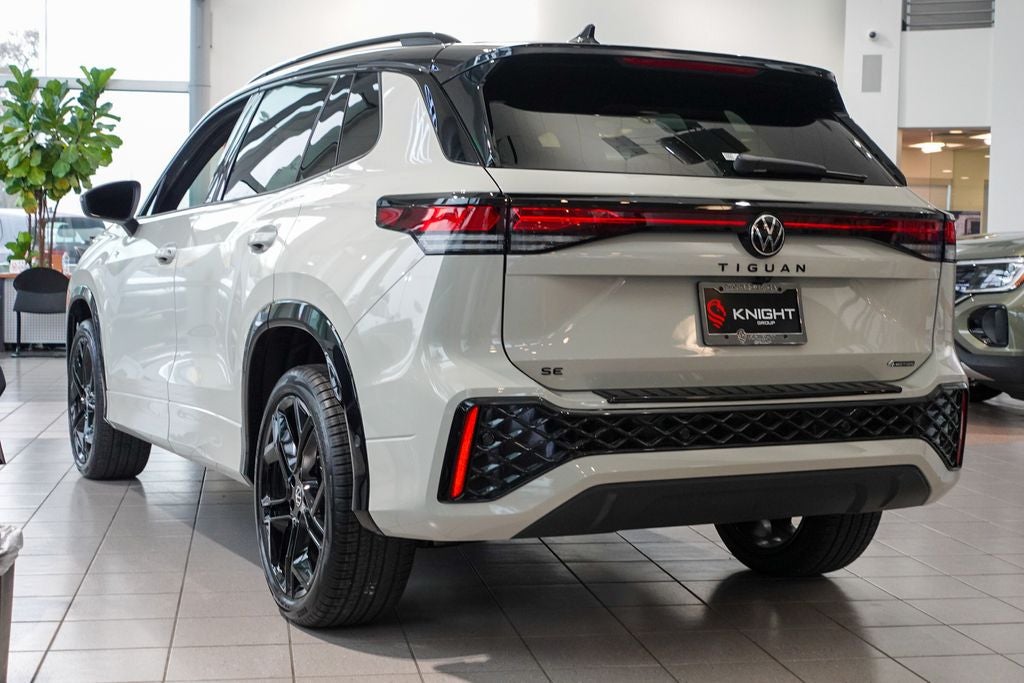 2026 Volkswagen Tiguan 2.0T SE R-Line Black