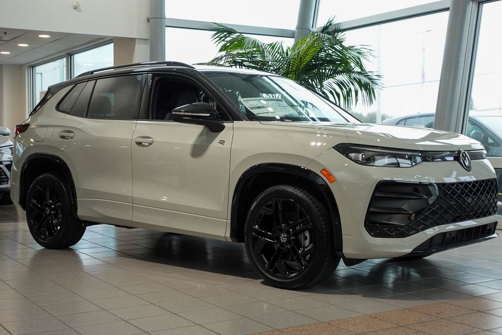 2026 Volkswagen Tiguan 2.0T SE R-Line Black