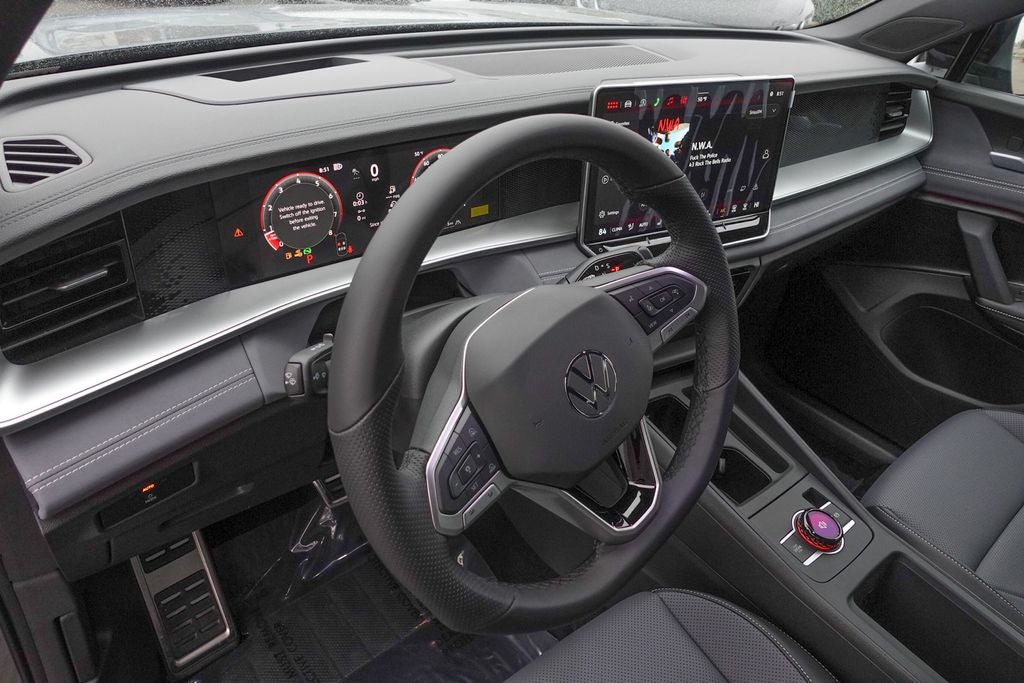 2026 Volkswagen Tiguan 2.0T SE R-Line Black