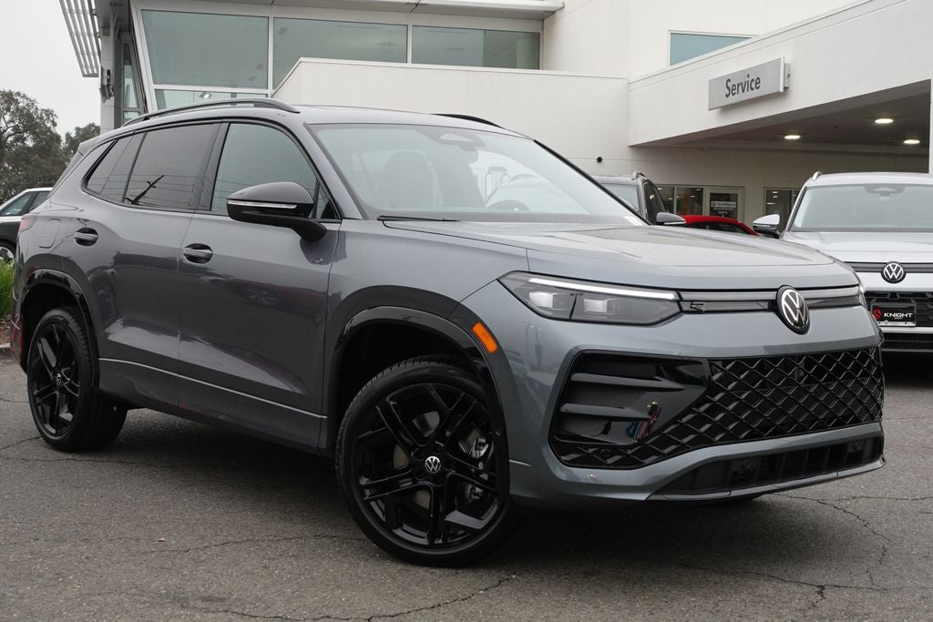 2026 Volkswagen Tiguan 2.0T SE R-Line Black