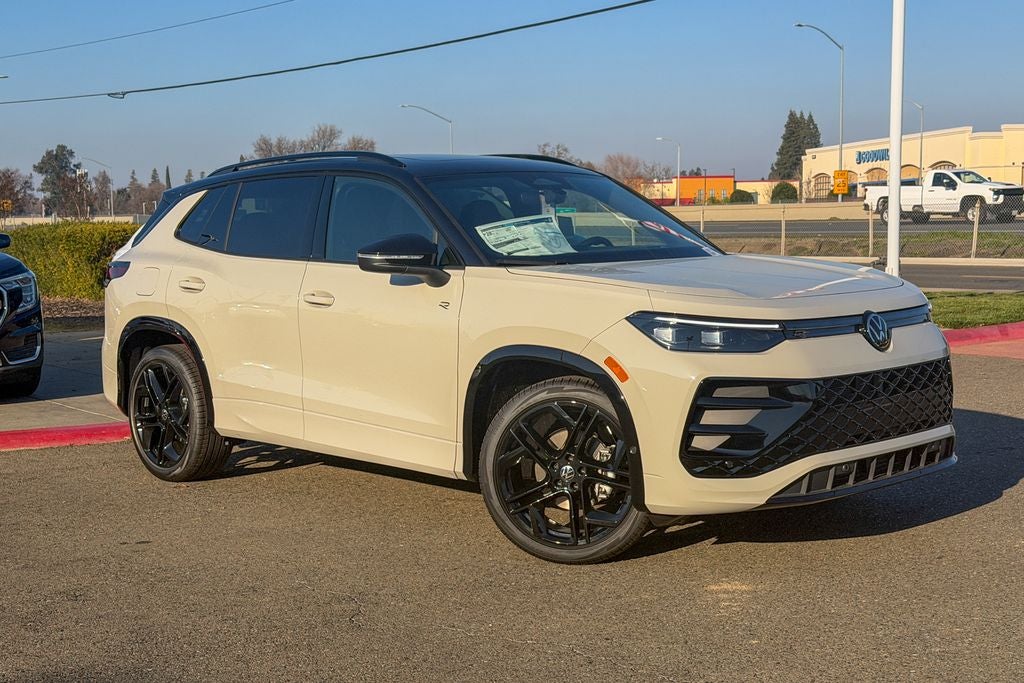2026 Volkswagen Tiguan 2.0T SE R-Line Black