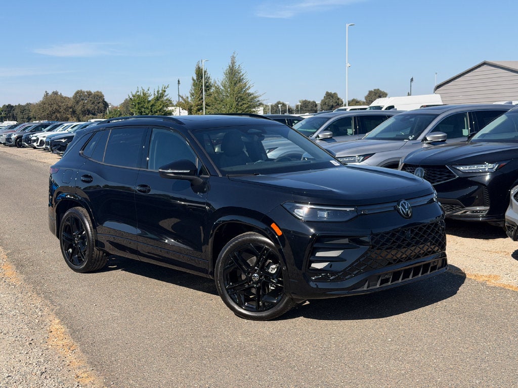 2026 Volkswagen Tiguan 2.0T SE R-Line Black