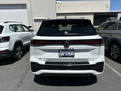 2026 Volkswagen Tiguan 2.0T SE R-Line Black