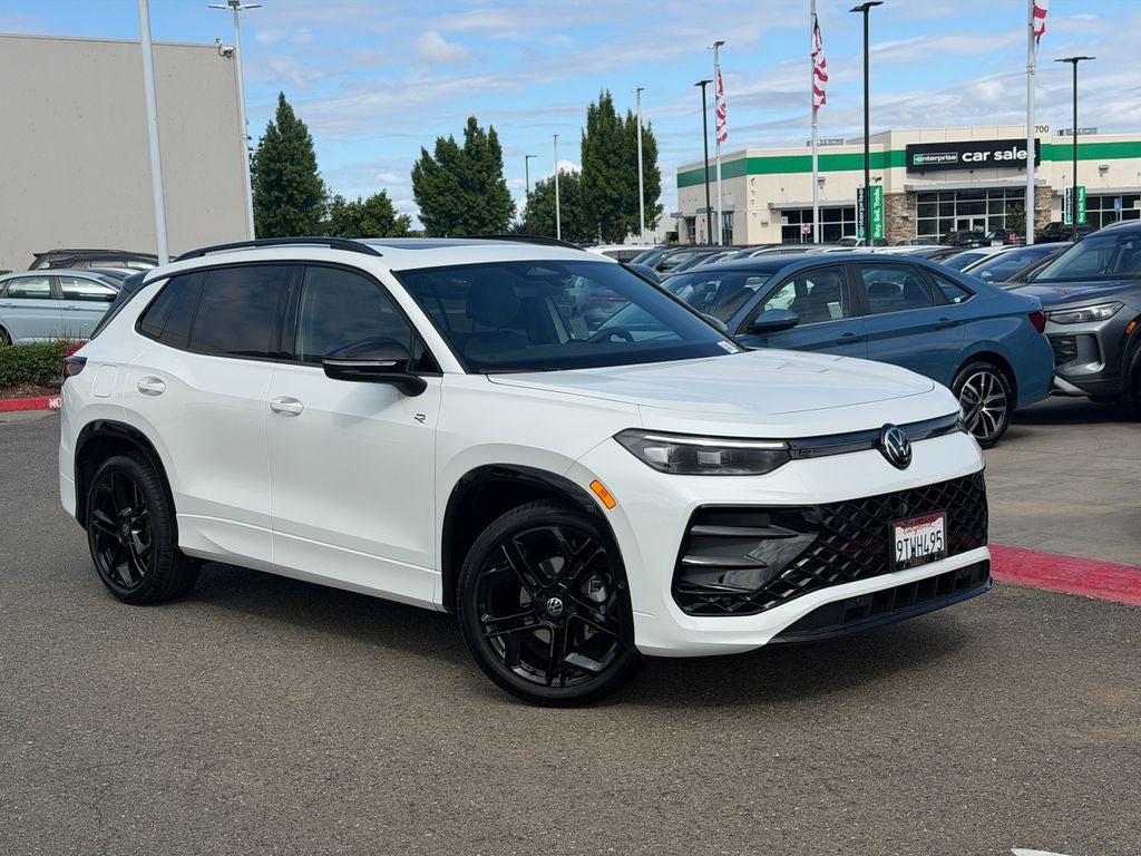 2026 Volkswagen Tiguan 2.0T SE R-Line Black