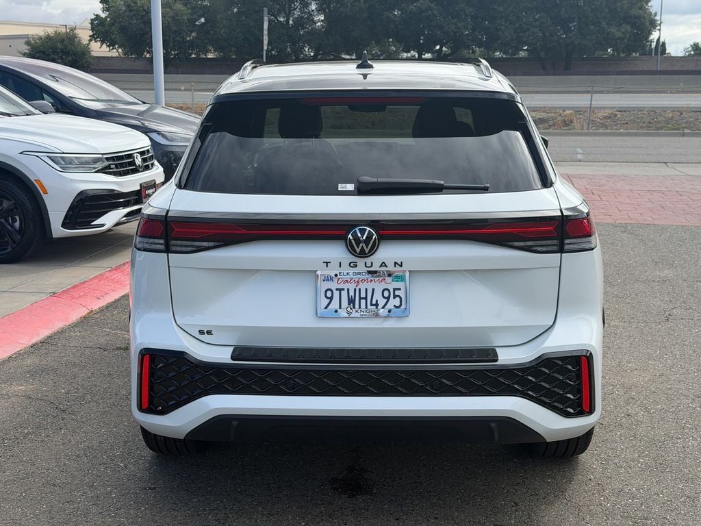 2026 Volkswagen Tiguan 2.0T SE R-Line Black