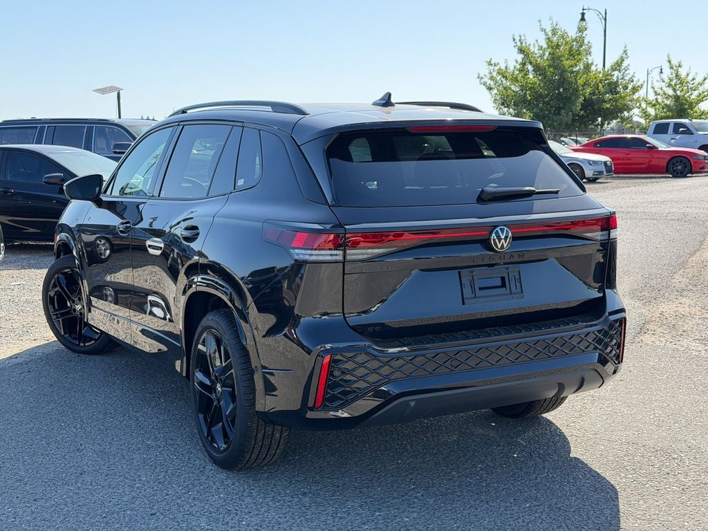 2026 Volkswagen Tiguan 2.0T SE R-Line Black